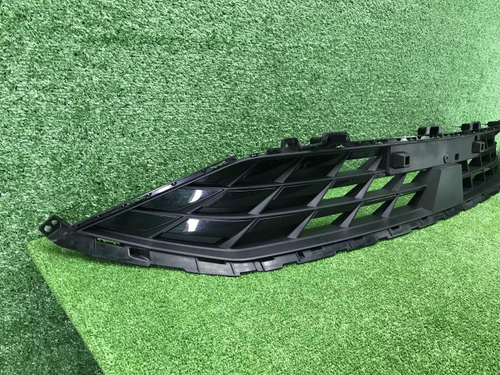 Решетка переднего бампера Geely Atlas 2 (23-нв)