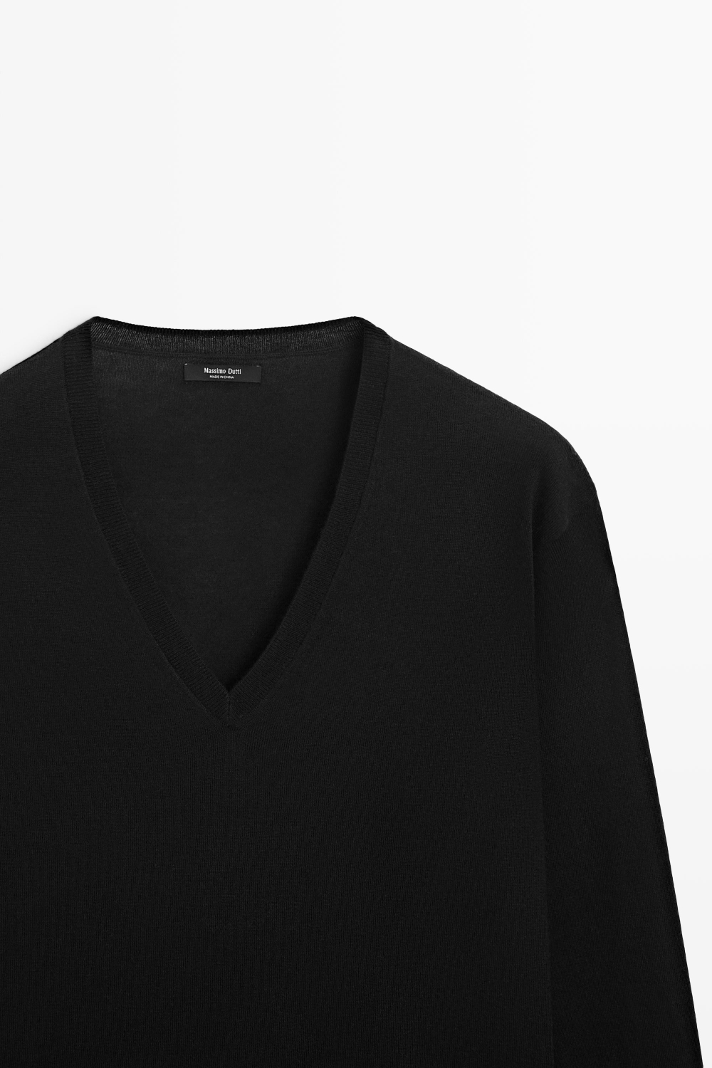 Massimo Dutti Джемпер из шерсти с V-образным вырезом, черный