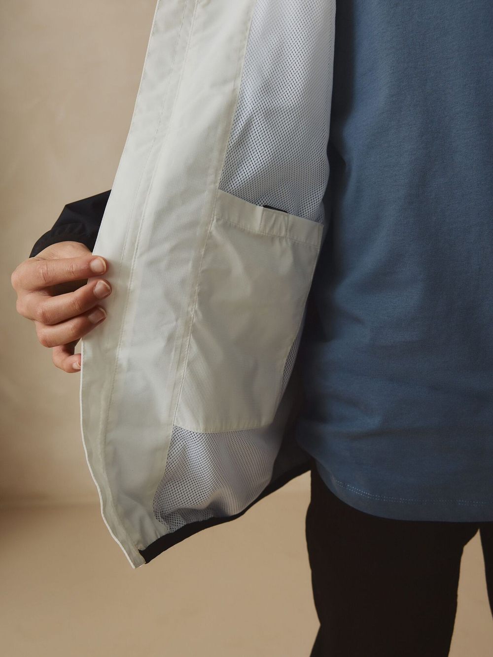 Куртка непромокаемая с капюшоном для мальчика Next E82-308, Белый, Черный