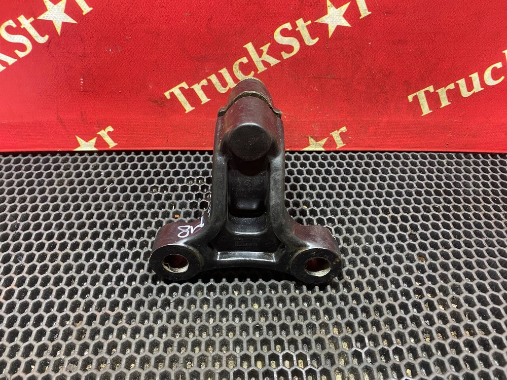 Кронштейн переднего стабилизатора 2024г