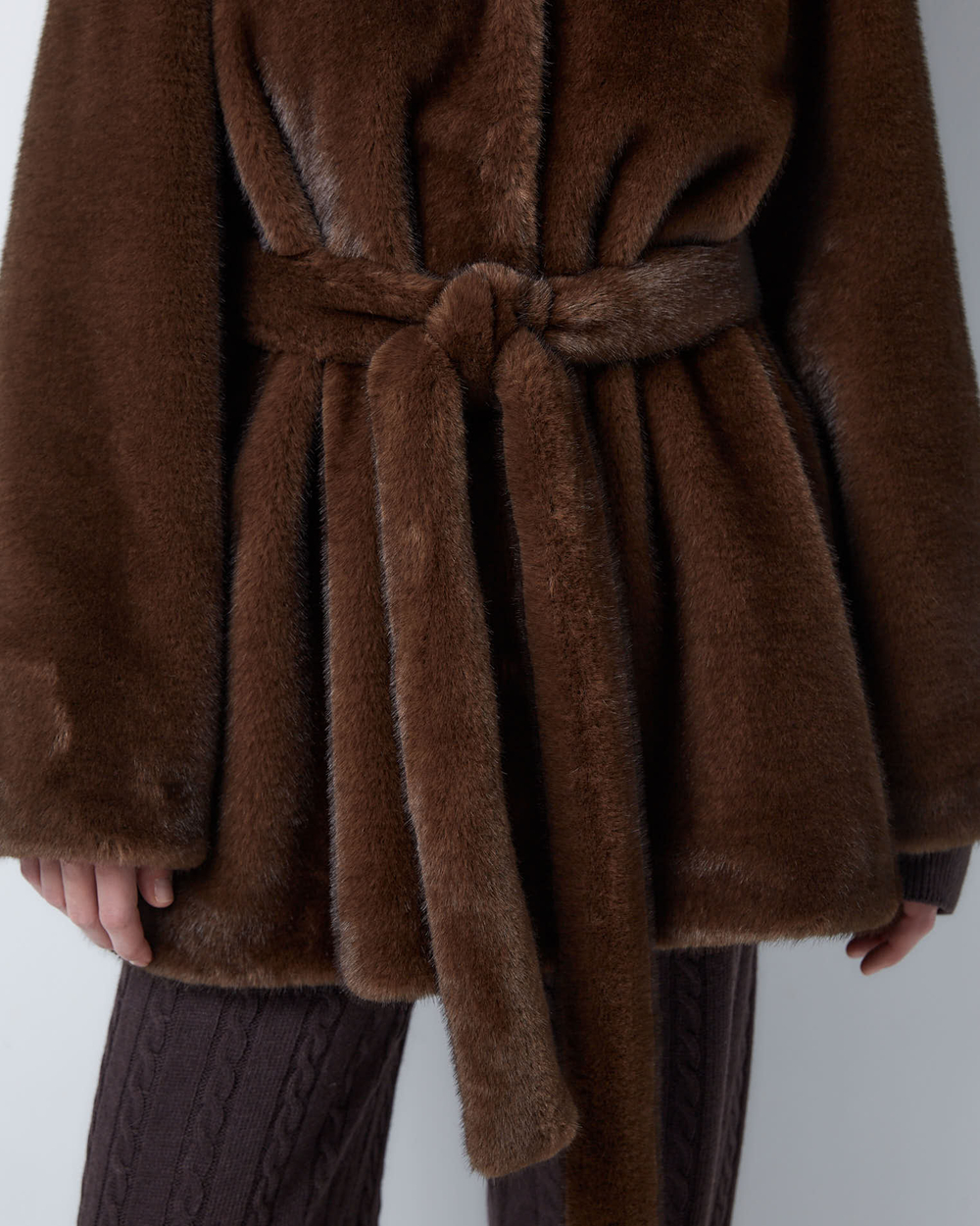 Шуба из искусственного меха норки коричневый