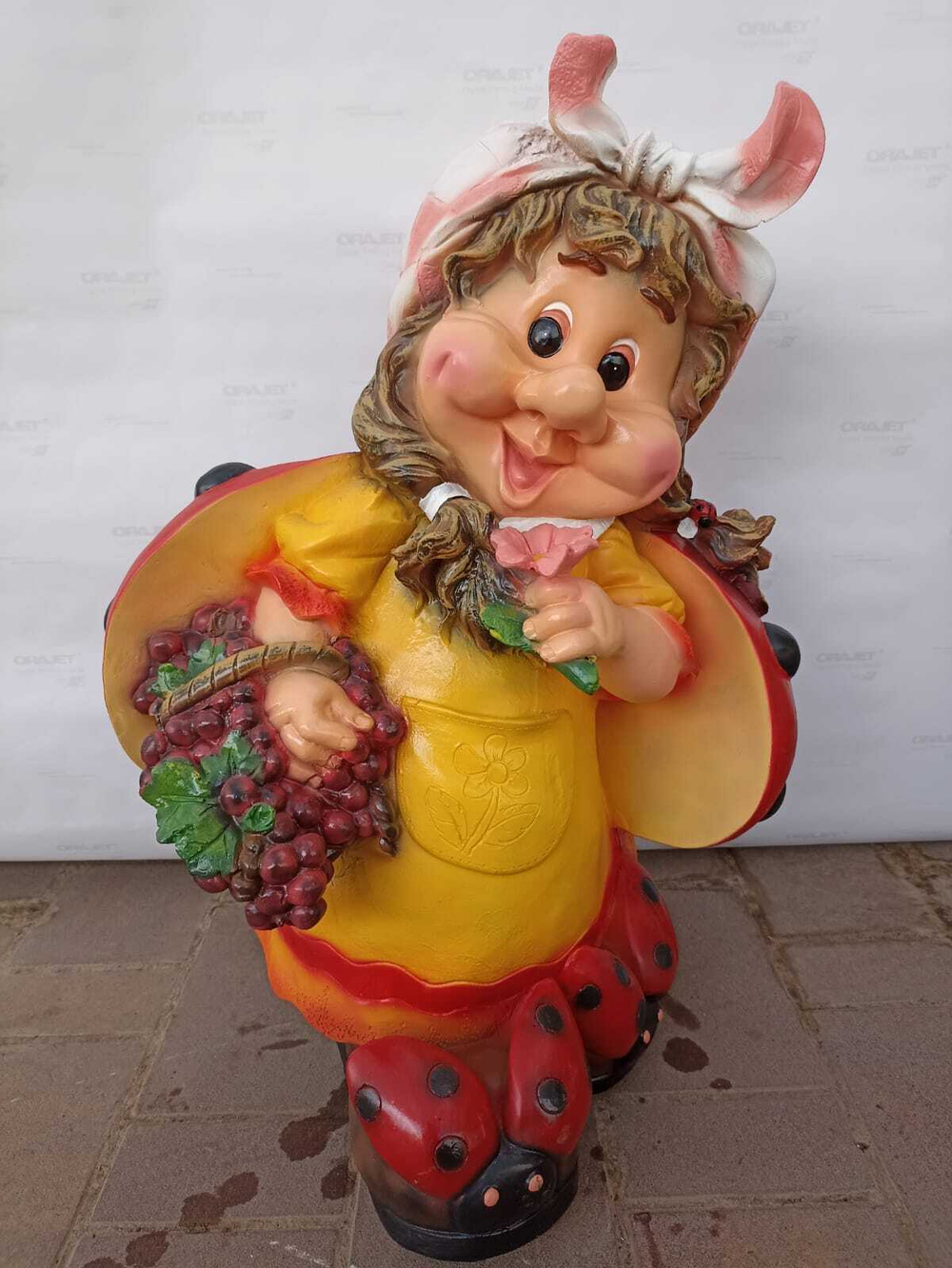Девочка Божья коровка с корзинкой (ФП267)