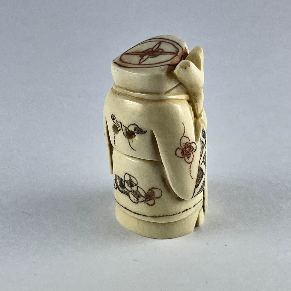 Статуэтка нэцкэ Дзюродзин с мешком риса и посохом