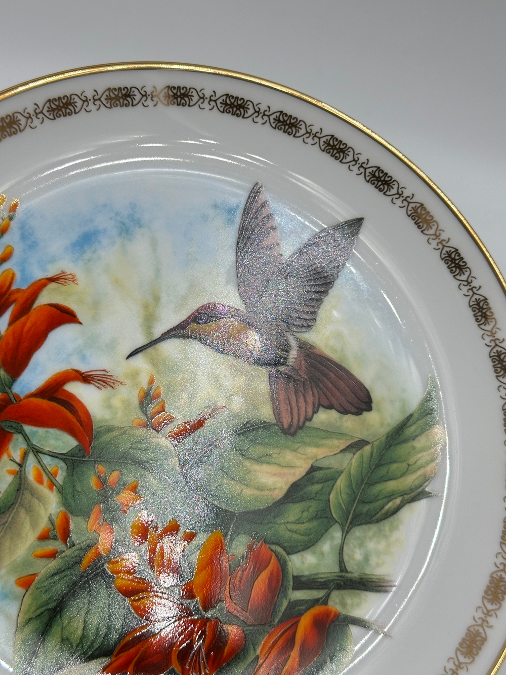 Декоративная тарелка The Hamilton Collection, Ruby Topaz Hummingbird
