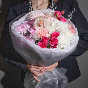 Букет нежный с орхидеей