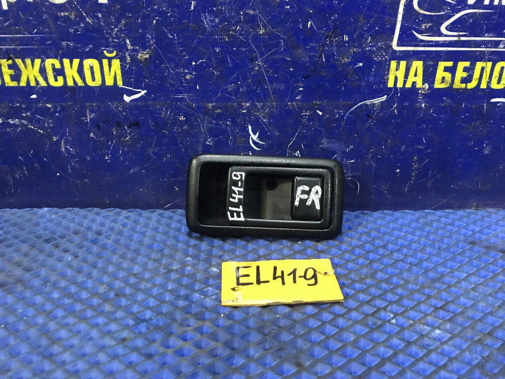 Ручка двери передней правой салонная TOYOTA CORSA 1991