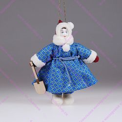 Ёлочная кукла Девочка с лопаткой