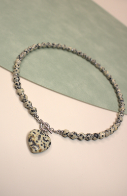 Чокер-колье из далматиновой яшмы «Далматиновое Сердце»