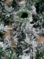 Заснеженная елка с шишками «ile Grande» (Литая+пвх) 210 см / 2,1 м