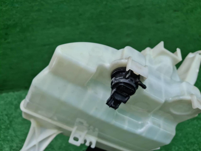 Бачок омывателя Toyota Camry 7 XV50 (2011-2014)