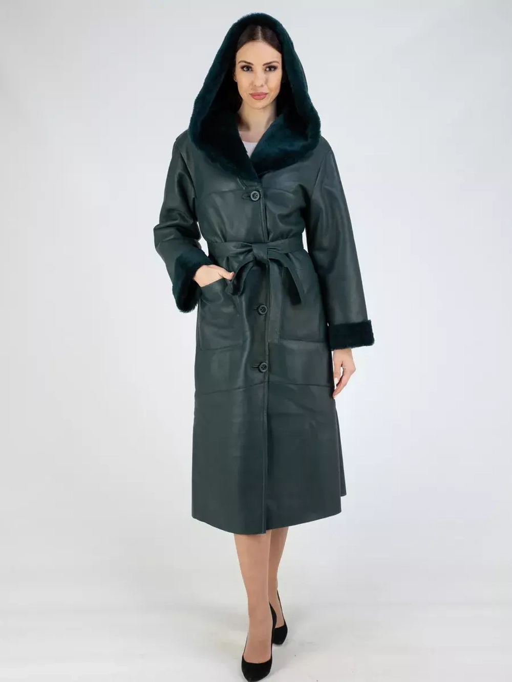 Дубленка зимняя натуральная с капюшоном