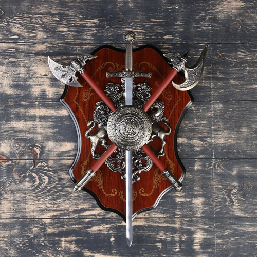 Панно Геральдика "Медуза Горгона, два топора и меч"