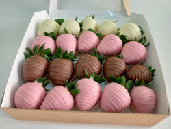 Клубника в шоколаде "Три вкуса"