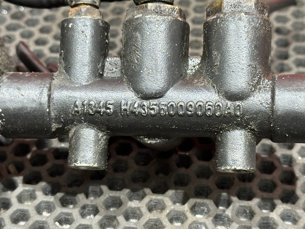 Распределитель тормозных сил