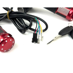 Ручка газа с вольтметром и замком зажигания (кабель 2 метра) Красная