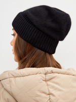 Шапка FABI удлиненная одинарная c отворотом с содержанием 
шерсти енота и ангоры