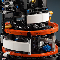 LEGO Technic - Планета Земля и Луна на орбите 42179