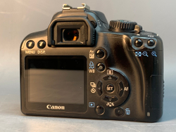 Canon EOS 1000D kit 18-55mm сломан разъем, без з/у