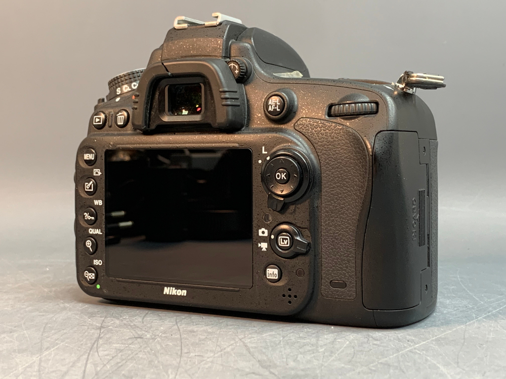 Nikon D610 20.465 кадров