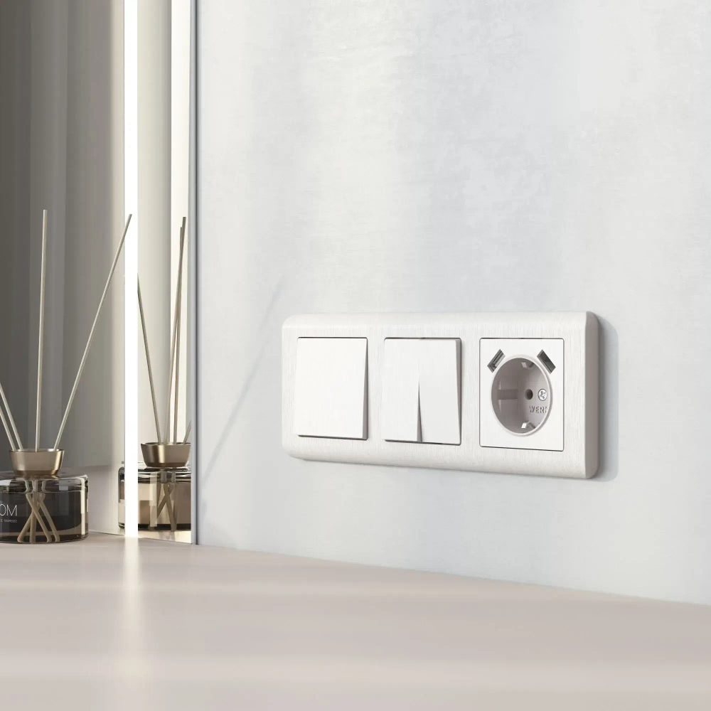 Рамка на 3 поста Stream (перламутровый) W0032113