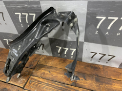 Кронштейн фары левый Mercedes E-Class (C207)  Б/У Оригинал A2076200372