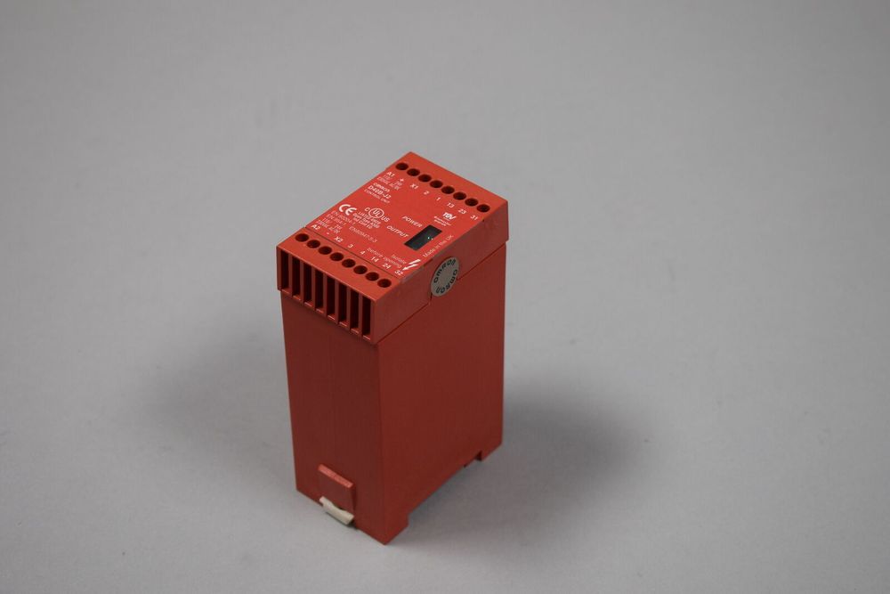 OMRON D40B-J2