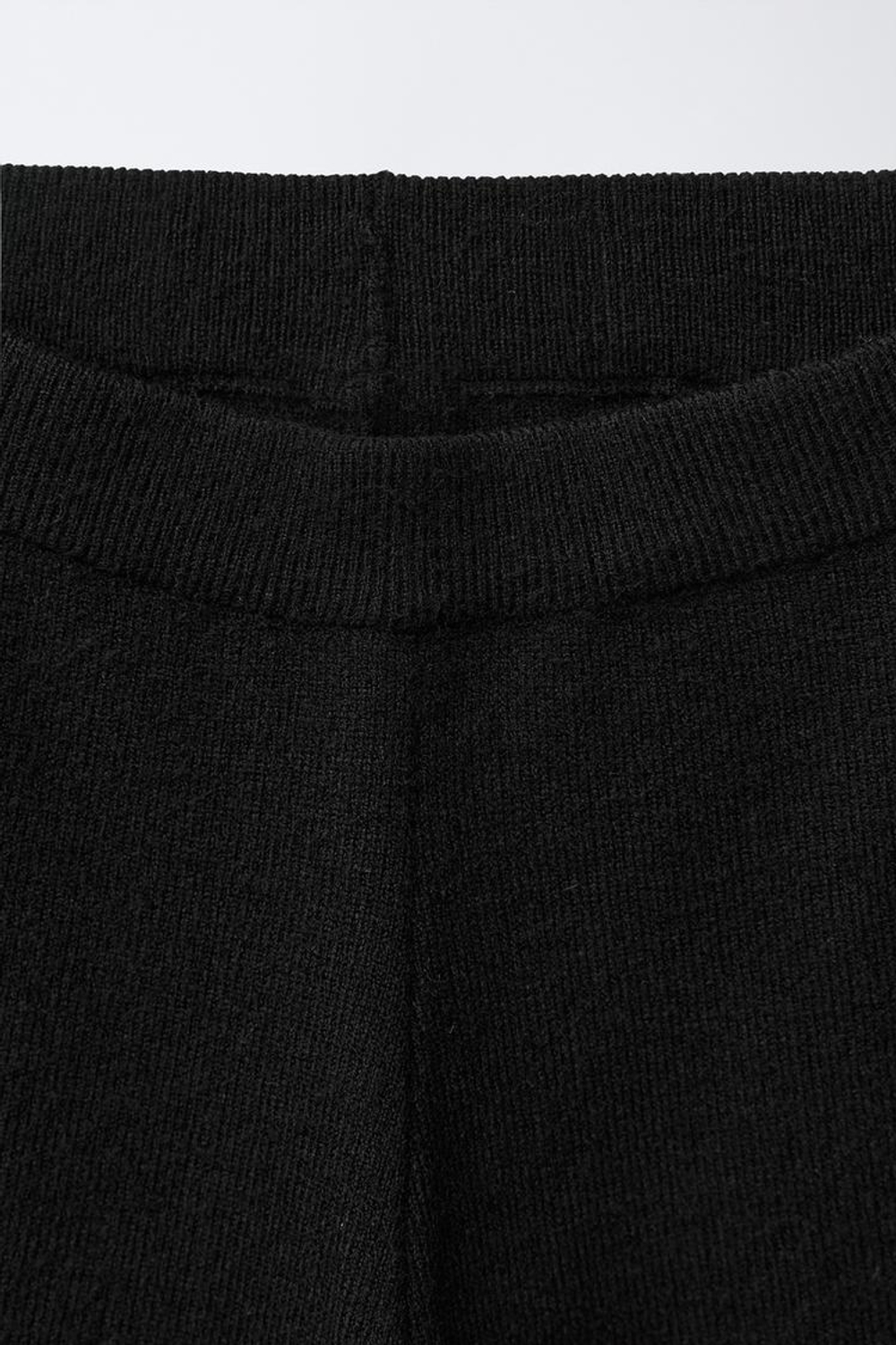 ZARA БРЮКИ С КОНТРАСТНЫМ ВОЛНИСТЫМ КРАЕМ, ЧЕРНЫЙ