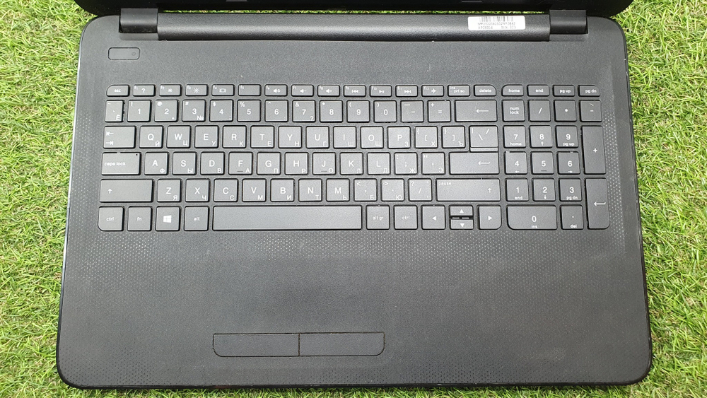 Ноутбук HP 15-af153ur, 15.6"1920x1080, AMD E2 6110 1.5ГГц, 4ГБ, AMD Radeon R2