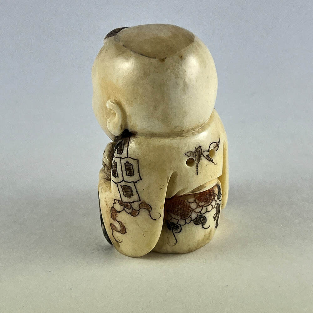 Статуэтка нэцкэ Мальчик с карпом на удачу