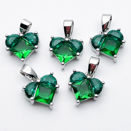 Подвеска Сердце, цвет серебро (родий)+изумрудный, размер 10 мм, цена за 1 шт