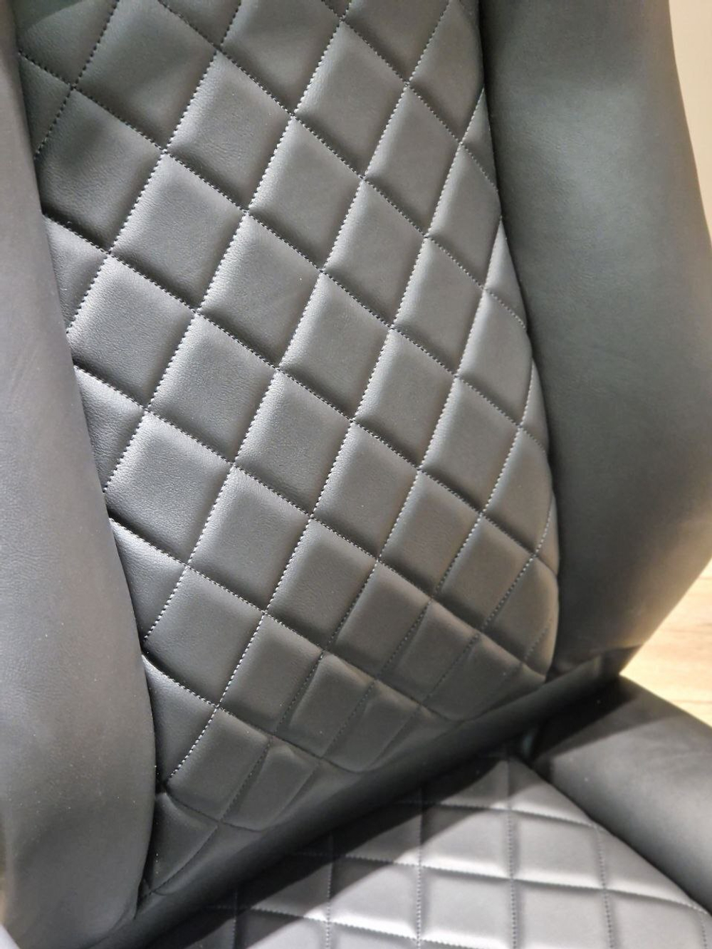 кресло офисное 2322 582045_Black color LEATHER