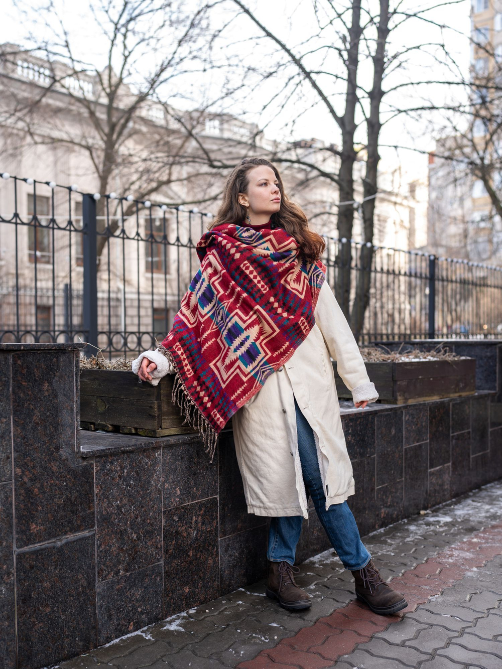 Палантин теплый с орнаментом Навахо