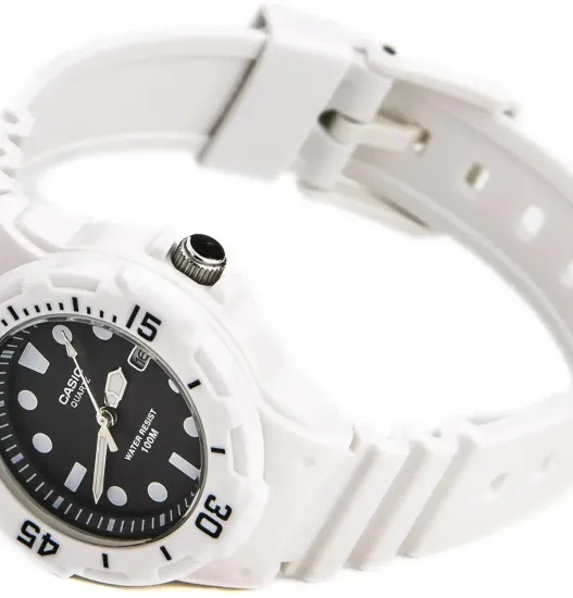 Наручные часы Casio Collection LRW-200H-1EVEF