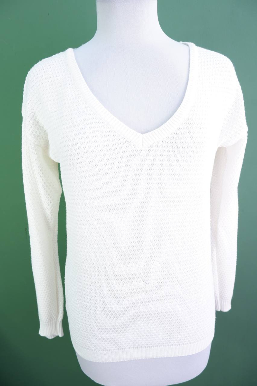 Джемпер легкой вязки, визуально на 50 размер