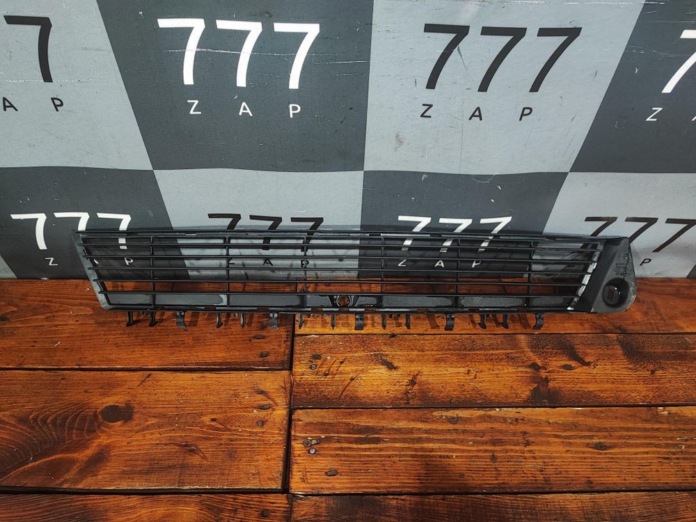 Решетка переднего бампера Opel Vectra C Новая Оригинал 9186124