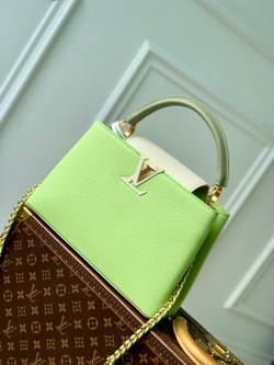 Louis Vuitton Capucines MM
