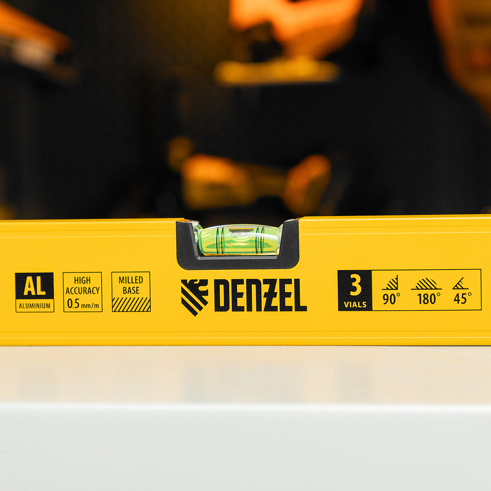 Уровень алюминиевый, магнит, фрезерованный, 3 глазка (1 зеркал.) 0,5 мм/м, 1200 мм Denzel