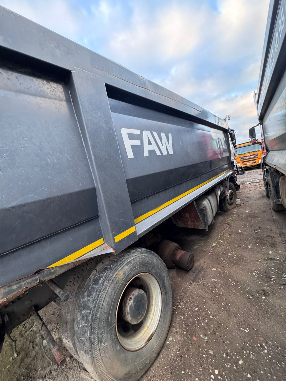 Автомастер 6589* на шасси FAW CA 3310 8x4 Самосвал 658983-01 (Дизельный, 11,1 л, 420 л.с, МТ)