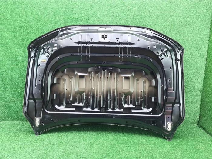 Капот Toyota Land Cruiser 300 (2021-н.в.)