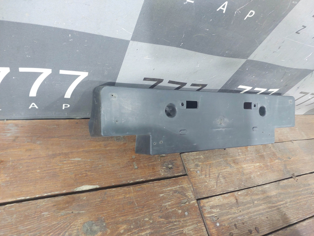 Площадка гос. номера Toyota 200 15-21 Аналог Б/У 5211460230