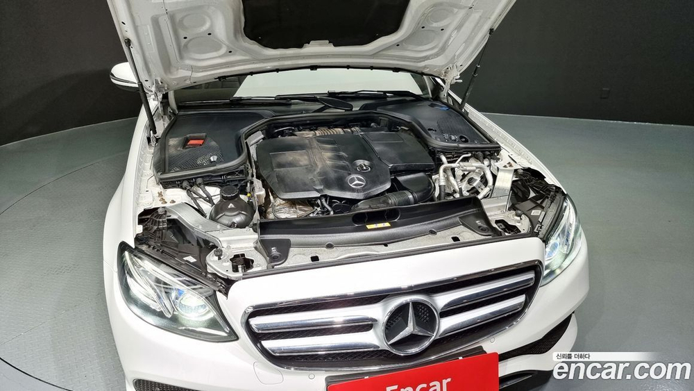 Mercedes-Benz E-Class W213 E220d Avangarde (06.2020)