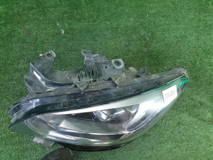 Фара левая Kia K900 KH (2018-2022) LED