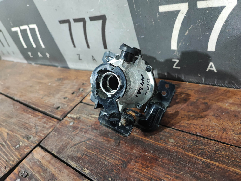 ПТФ передняя правая Kia Rio 4 (FB) 17-20 Б/У Оригинал 92202H0000