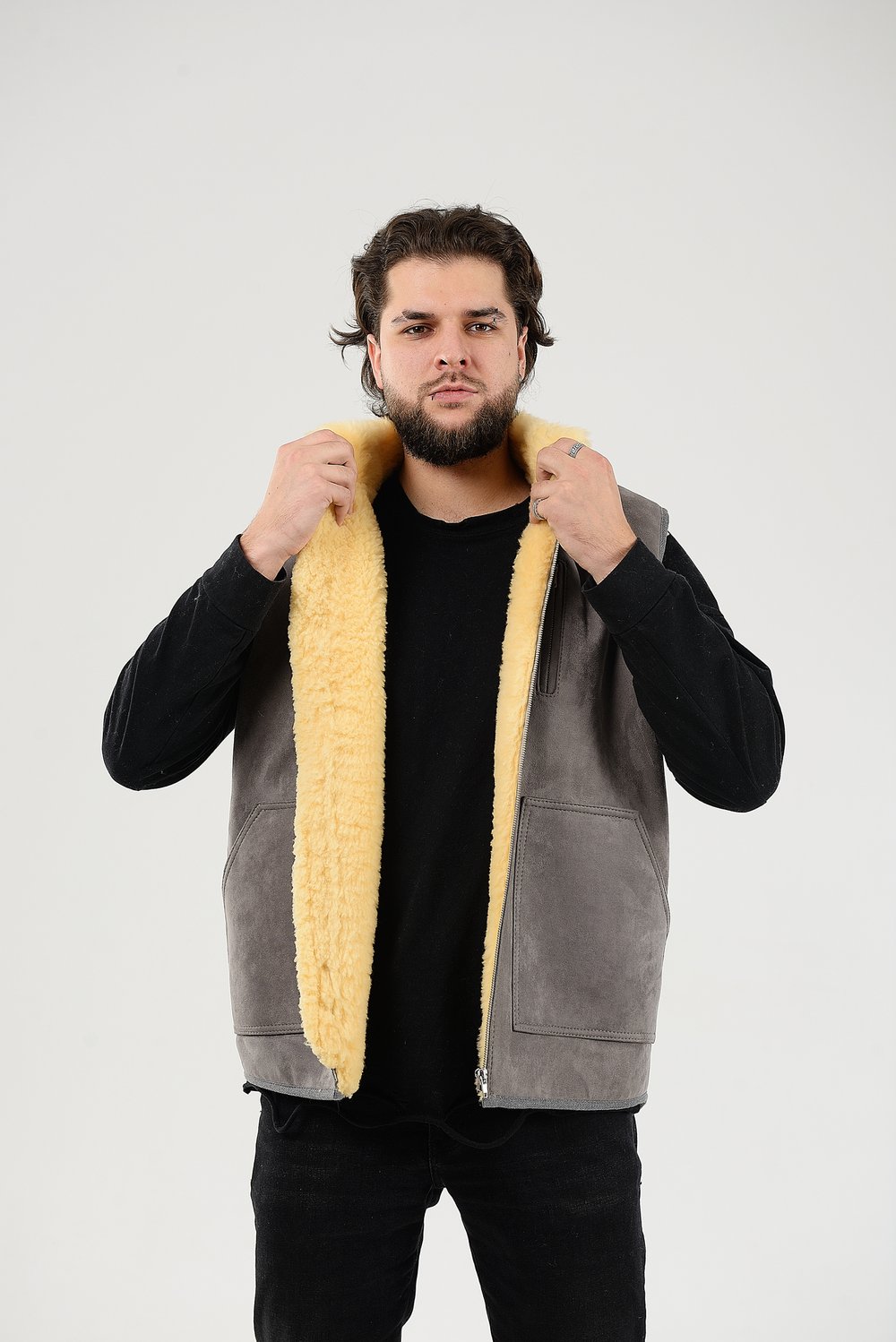 Мужской жилет из овчины