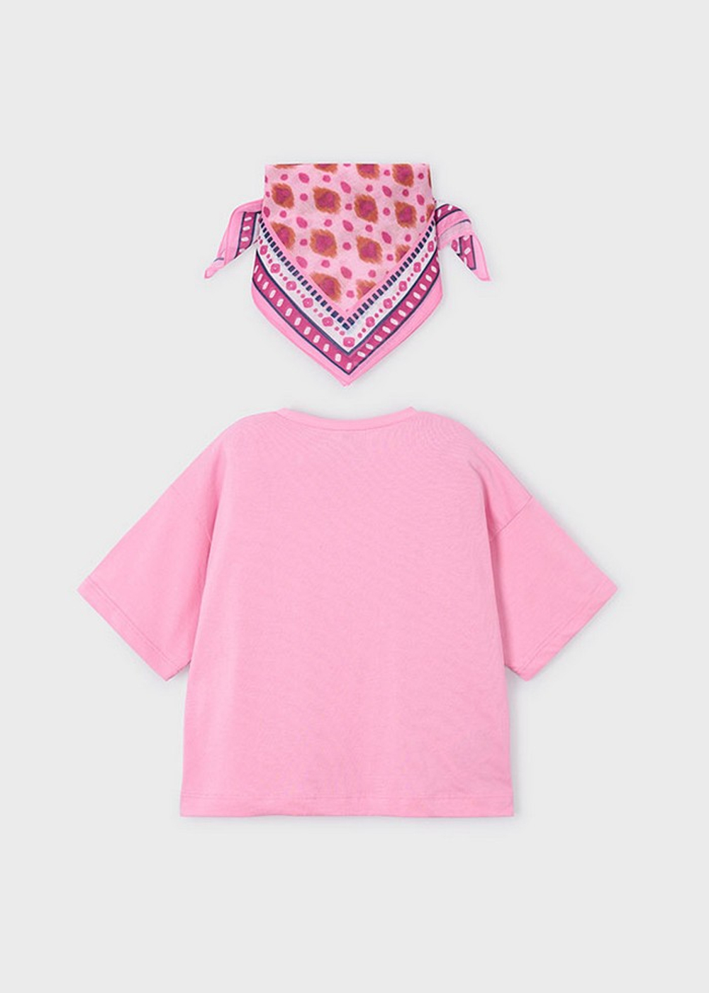 футболка с платком