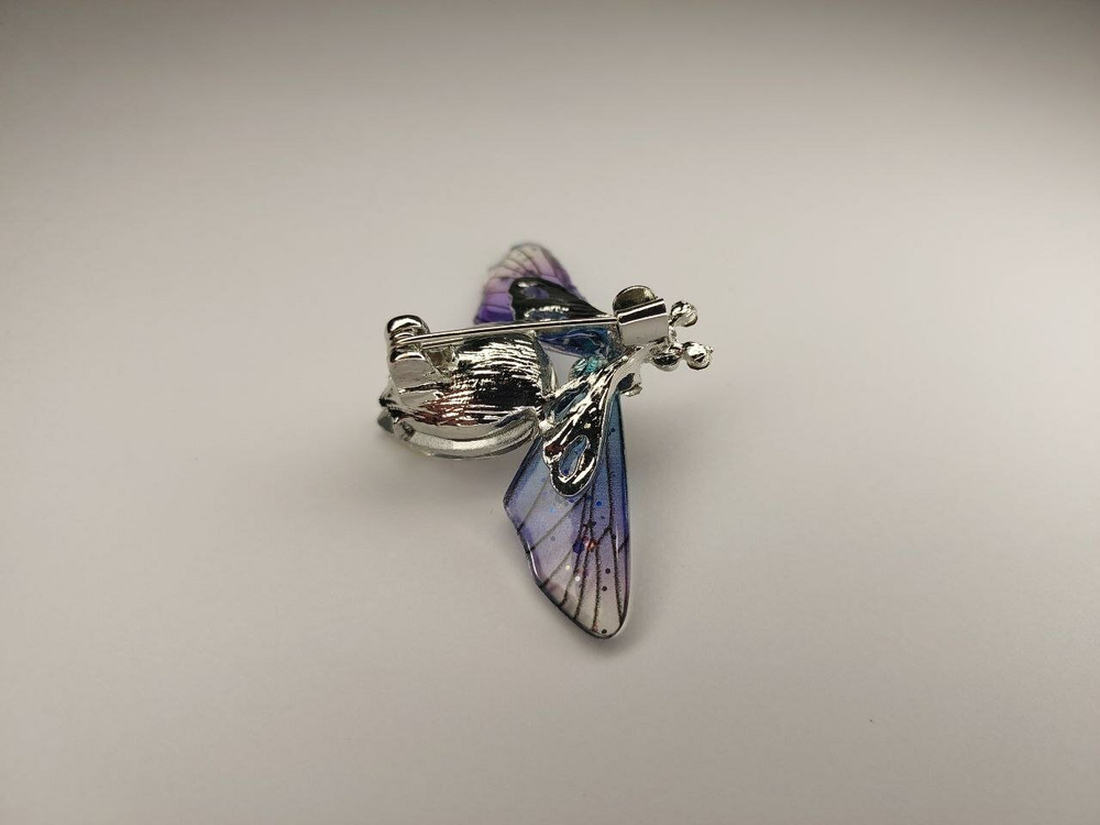 Брошь. Брошка. Муха. Цвет белая