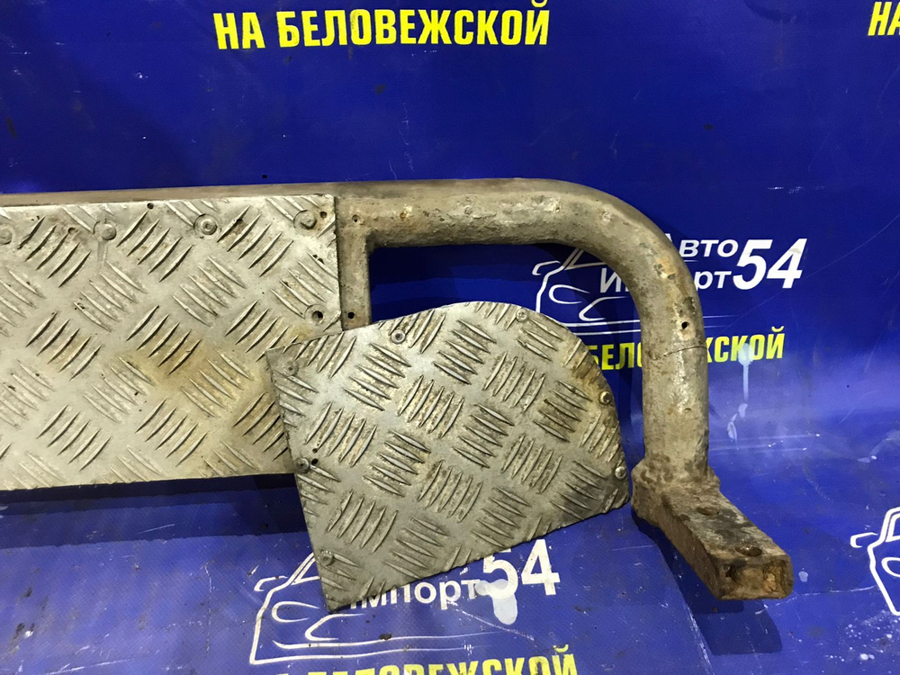 Подножка левая TOYOTA LAND CRUISER 1990