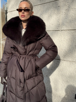 Пуховик с воротником в длине миди