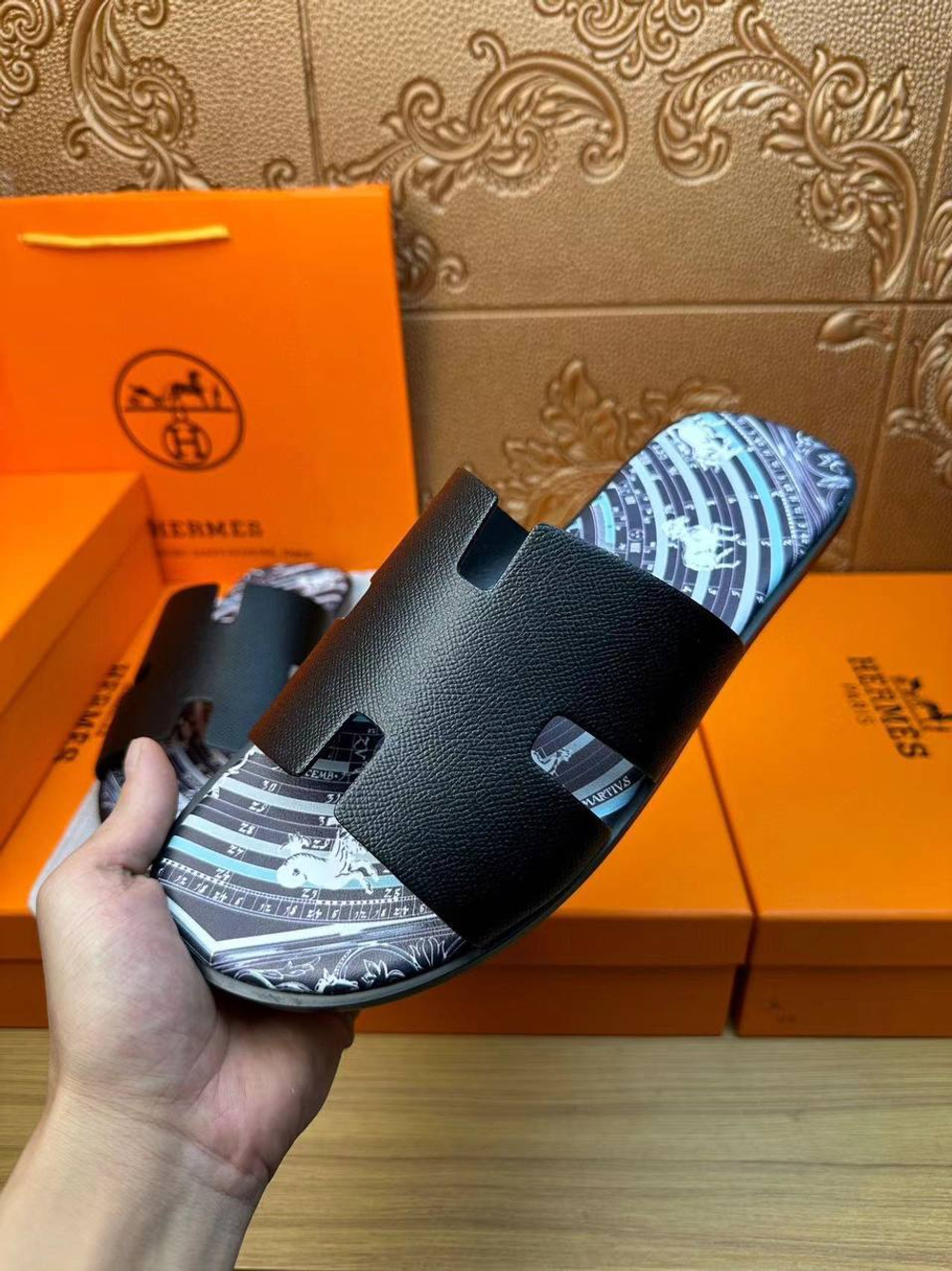 Шлёпанцы Hermes