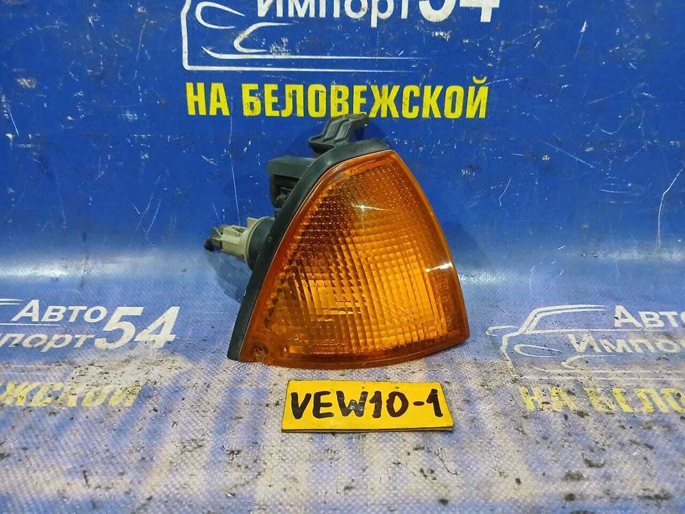 Габарит правый NISSAN AVENIR 1997
